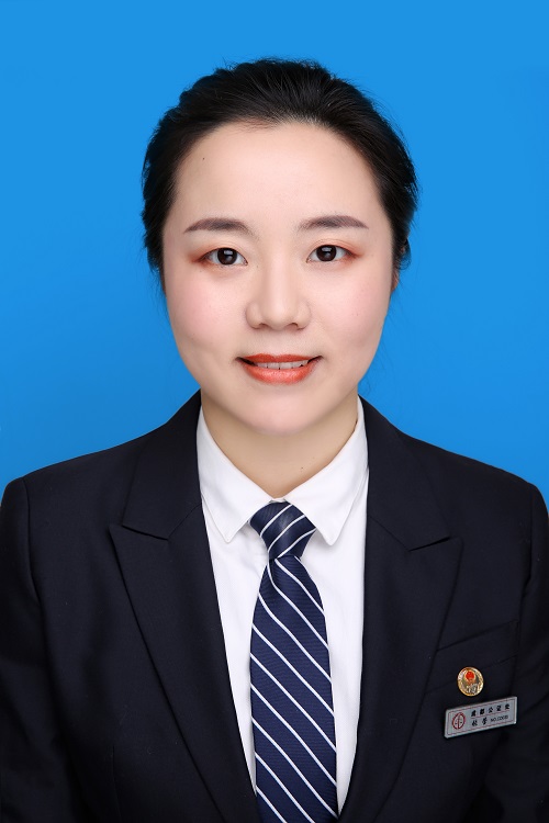 张莹